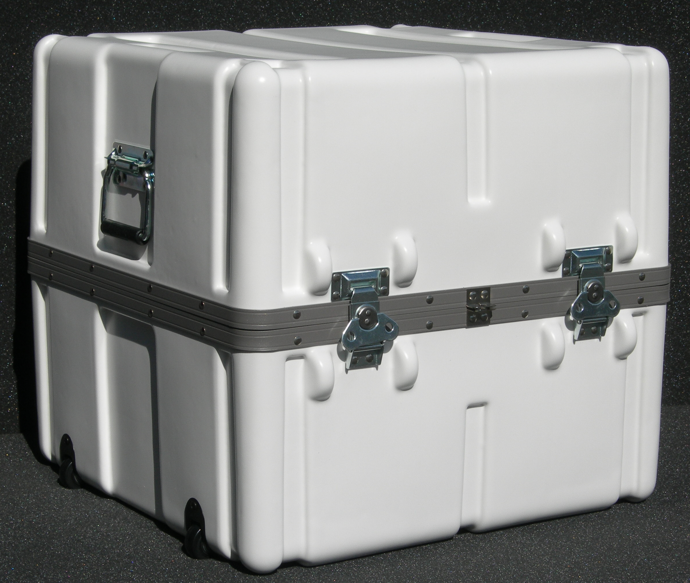 SW2222-21T Shipping Case w/ Removable Lid SW2222-21T Shipping Case w/ Removable Lid