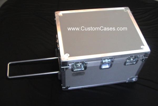 Custom ATA Shipping Cases with Tilt Wheels And Pull Out Handle Custom ATA Shipping Cases with Tilt Wheels And Pull Out Handle - Image 3